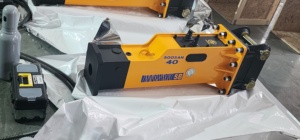 Soosan SB40 BOX <b>ROCK</b> <b>HAMMER</b> MAIN BODY PRODUCT DIRECT FACTORY SUPPLY ONE YEAR WARRANTY STANDARD FEATURES INCLUSIVE - Product Image 3