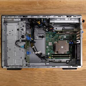 Serveur Tour Dell PowerEdge T360 Haut de Gamme avec Processeur Intel Xeon E-2434, Serveur Informatique Tour, Serveur GPU T360 - Product Image 5