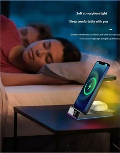 Estación de Carga Inalámbrica Magnética Plegable <span class=keywords><strong>5</strong></span> en 1, 15W, Carga Rápida USB-C, Reloj Despertador, Luz Nocturna RGB, <span class=keywords><strong>Cargador</strong></span> de Escritorio - Product Image 3