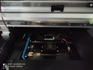 เครื่องพิมพ์ฉลากแบบยืดหยุ่นคุณภาพดีใหม่ 1440DPI 3600DPI เครื่องพิมพ์ยูวีแบบม้วนต่อม้วน ใช้น้ำหมึกแบบอีโค่ พร้อมหัวพิมพ์ XP600 - Product Image 3