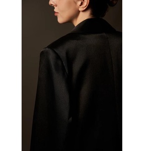 Blazer de Mujer con Cuello en V, Bordado a Mano, Transpirable, 78% Poliéster, 18% Rayón, 4% Elastano (Tafetán), Tejido de Lana, Corte Regular - Product Image 4