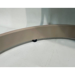 Table d'appoint contemporaine de qualité supérieure avec plateau en marbre et base incurvée, pièce d'accent raffinée, prix de gros, collection - Product Image 3