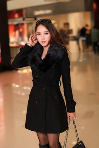 Abrigo de invierno con cuello de piel grande para mujer, abrigo de doble botonadura, chaqueta de lana <span class=keywords><strong>Artificial</strong></span> de sección larga para mujer - Product Image 6