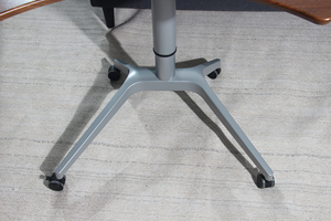 Nouveautés Table relevable ergonomique à vérin pneumatique avec roulettes pour canapé-lit, bureau et ordinateur - Product Image 5