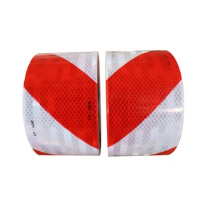 Ruban adhésif de signalisation pour véhicules rouge et blanc réfléchissant DOT-C2 10 cm pour remorque - Product Image 2