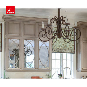 خزانة مطبخ من الخشب الصلب الرمادي بتصميم قديم من Allandcabinet مع موليون نجارة كلاسيكية على الطراز الفرنسي مع جزيرة - Product Image 6