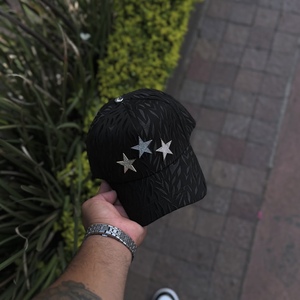 Cappellini da Baseball Personalizzabili con Ricamo 3D, Etichette Metalliche con Strass, Visiera in Cotone Scamosciato e Fodera in Raso - Product Image 2
