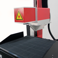 Marqueur laser CO2 portable haute précision pour métaux, plastiques rigides, cuir, bois avec chargement automatisé et utilisation facile