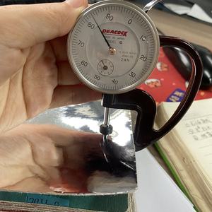 Tela de Cuero Sintético con Patente de PU, Color Metálico, Patrón Metalizado, Efecto Arcoíris, Impermeable, Resistente a la Abrasión, para Asientos de Auto y Hogar - Product Image 2