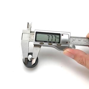 Coussin <span class=keywords><strong>de</strong></span> <span class=keywords><strong>pied</strong></span> réglable M8 Coussin à fond rond Équipement <span class=keywords><strong>de</strong></span> fitness Caoutchouc épais et silencieux Double support <span class=keywords><strong>Table</strong></span> et chaise Anti-collision - Product Image 5