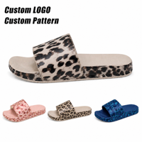 Sandales légères antidérapantes en EVA personnalisées pour femmes, imprimé léopard, couleur beige, style animalier, pour l'été, la plage, décontractées et tendance
