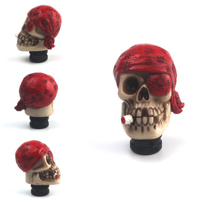 Poignée de levier de vitesse en résine tête de mort, pommeau de levier de vitesse personnalisé tête de mort - Product Image 5
