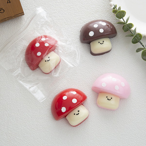 Pequeño hongo hecho a mano silicona pellizco juguete regalo nivel descompresión crema suave Diy alivio del estrés juguete - Product Image 2