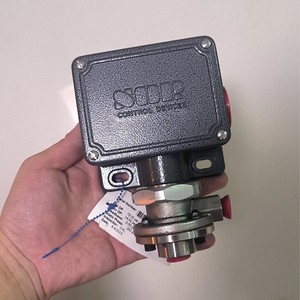 โซล ซอร์ โฟลว์สวิตช์ G1/2 เธรด 36V และอุปกรณ์ควบคุมแรงดันต่ำกว่า - Product Image 4