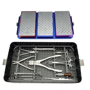 ชุดแผ่นล็อคกระดูกขนาดเล็กสำหรับการผ่าตัด ยี่ห้อ Grip Surgical คุณภาพสูง ผลิตจากเหล็กกล้า สำหรับการผ่าตัดกระดูกและข้อ  พร้อมด้ามจับแบบแมนนวล รับประกัน 3 ปี - Product Image 2