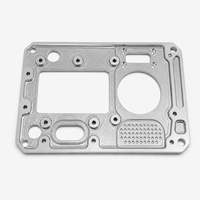 Plaque de panneau avant sur mesure OEM, usinée CNC, anodisée argentée de précision, avec rainures de refroidissement pour composants électroniques