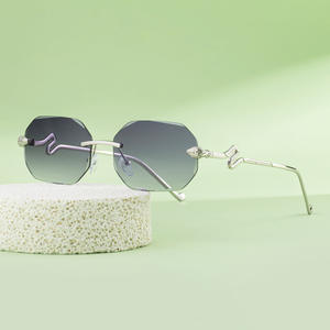 Nuevas Gafas de Sol sin Marco Estilo Europeo Americano para Mujer, Diseño de Cabeza de Serpiente con Borde de Corte de Diamante, Protección UV400, Marco de Aleación de Zinc - Product Image 1