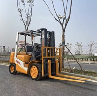 Forklift TCM 3 ton, dengan Desain Ramping, Cocok untuk Berbagai Peralatan Penyimpanan Pabrik dan Gudang.