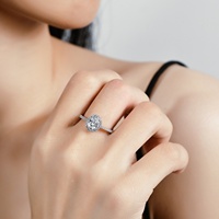 Cincin Batu Mosan 2 Karat Mewah Berlian Penuh Oval Empat Cakar Perak Sterling 925 Perhiasan Halus Cincin Pernikahan Moissanite untuk Wanita