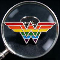 Broche en émail moulé en forme d'aile d'arc-en-ciel, en métal coloré, pour sac à dos, vêtements, décoration, cadeau, objet de collection