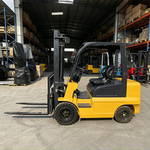 Chariot élévateur à conducteur assis avec capacité de 1,5 tonne et 2 places - Product Image 4