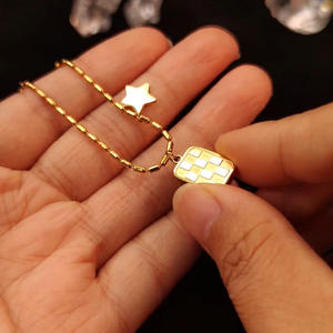 Yiwu DAICY New Titanium Steel Checkerboard Quadratische Karte Anhänger Karierte Sterne Halskette Einzigartige Rechteck Halskette - Product Image 4