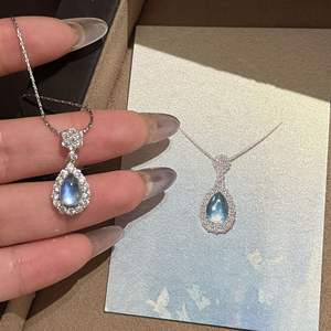 สร้อยคอเงินแท้ S925 รูปแมงกะพรุนสีฟ้า ประดับด้วยพลอยไพลิน ดีไซน์หรูหราสไตล์มหาสมุทร  ออกแบบเฉพาะตัว  ใส่ได้หลากหลาย  ตกแต่งกระดูกไหปลาร้า - Product Image 3