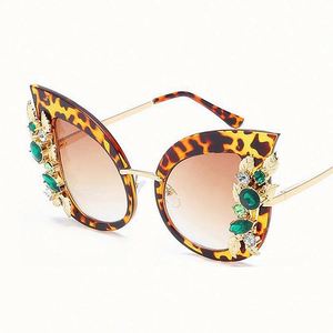 Gafas de Sol de Moda al por Mayor, Estilo Vintage, Montura Grande, con Diamantes, Gafas de Sol de Ojo de Gato con Pedrería para Mujer - Product Image 3