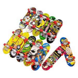 Nouveau mini skateboard pour doigts, jouets de bureau professionnels, mouvements créatifs des doigts, cadeaux de fête, cadeaux originaux en plastique - Product Image 3