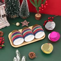 Vente en gros d'usine de moules à cupcakes en papier d'aluminium, personnalisation de moules à muffins colorés pour la cuisson, papier de qualité alimentaire et anti-graisse, moules à pâtisserie