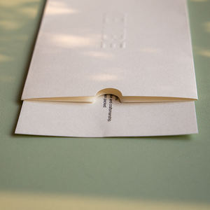 Busta di <span class=keywords><strong>Carta</strong></span> Testurizzata in Cotone di Lusso con Stampa Serigrafica Personalizzata per Matrimoni - Product Image 2