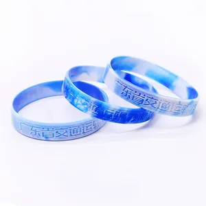 Suppliers Personalised Customized Promotional Gifts Silicone Wristband With Keyring Rubber Bracelet