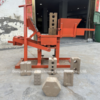 Machine de Fabrication de Briques d'Argile Manuelle à Emboîtement, Prix de la Machine la Moins Chère pour Blocs d'Argile et Pavés