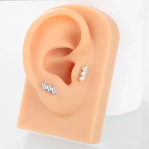 Piercing Rook G23 de Titanio con Triple Circonita Cúbica, Joyería Corporal con Rosca Interna, Anillo de Nariz de Alto Pulido, <span class=keywords><strong>Helix</strong></span> Labial para Niños - Product Image 3