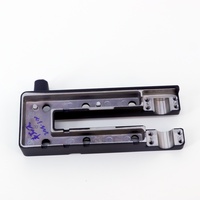 Support d'écran central de voiture en alliage d'aluminium moulé sous pression usiné CNC, support de téléphone de voiture réglable anti-vibration