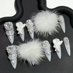 Parches de Uñas Decorativos con Diseño Aurora Azul Barroco, Estilo Princesa Cisne, de Larga Duración - Product Image 1