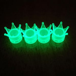 Capuchons de valve Crown Glow In The Dark en caoutchouc vert sans chambre à air pour voiture et moto, pour la mise à niveau et la rénovation, type American Mouth - Product Image 1