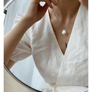 Collar con Colgante de Perlas Naturales en Forma de Pétalo Barroco para Mujer, Elegante Adorno - Product Image 3