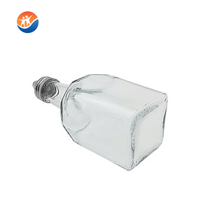 6 onzas. Cruet de vidrio de forma cuadrada de aceite y vinagre con vertedor - Product Image 6