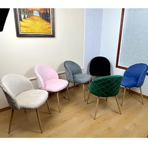 थोक गुलाबी बेज फर्नीचर रेस्तरां कैफे रसोई कुर्सियाँ धातु पैर गोल असबाबवाला मखमली कपड़े नॉर्डिक डाइनिंग कुर्सियाँ