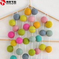 Boule de feutre voiture maison décor suspendu personnalisé marguerite feutre boule huile essentielle diffuseur voiture cintre