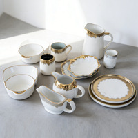 Service de table en porcelaine en gros, design personnalisé peint à la main, assiettes blanches avec bordure dorée pour mariage, restaurant/hôtel