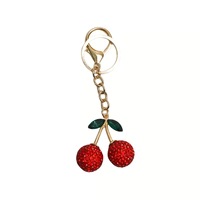 Porte-clés cerise en strass brillant avec sangle tressée, breloque de sac en cristal pour femme, vente en gros
