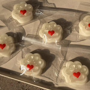 Juguete Blandito de Pata de Gato con Forma de Corazón, Textura Gelatinosa, Alivia el Estrés, Regalo para Adolescentes y Adultos, Juguete de Descompresión con Forma de Pata de Gatito - Product Image 2