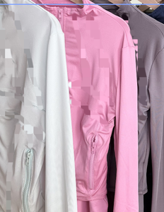 Conjunto Deportivo Casual de 2 Piezas para Mujer 2026: Chaqueta con Cremallera y Cuello Alto + Shorts Ajustados Rectos a la Moda para Entrenamiento - Product Image 4