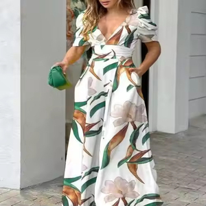 Vestido Casual de Verano para Mujer, Ecológico, 100% Poliéster, Estampado Floral Europeo Americano, Cuello en V, Manga Corta, Largo hasta el Suelo, Ajustado - Product Image 2