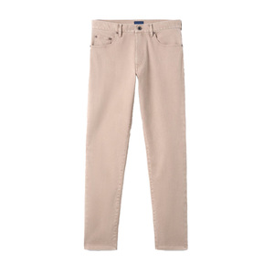 Pantalon chino pour homme au design décontracté et élégant, conçu pour une liberté de mouvement naturelle avec une forme équilibrée et un style moderne pour le quotidien. - Product Image 1