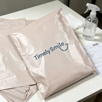 Sacs d'expédition en polyéthylène recyclables avec logo personnalisé en relief, auto-adhésifs, imperméables, pour vêtements