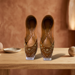 Zapatos de Mujer con Bordado de Estilo Tradicional BS INTERNATIONAL, Diseño Floral, Parte Superior de Cuero Genuino, Personalizables, de Moda, Sin Cordones - Product Image 1