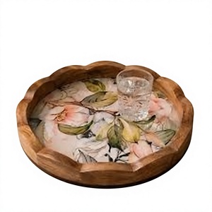 Plateau de service rond en bois à motif floral, plateau décoratif à motif floral, plateau de service décoratif pour aliments - Product Image 1